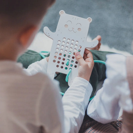 Montessori Rijgbord - Mr. Teddy Bear